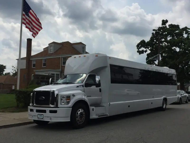 Ford F 750 party bus