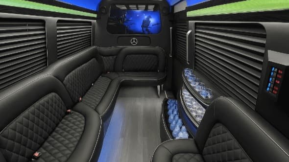 10-Passenger SUV Limo